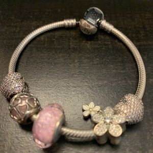 Sparkling Pink Heart Pandora bracelet